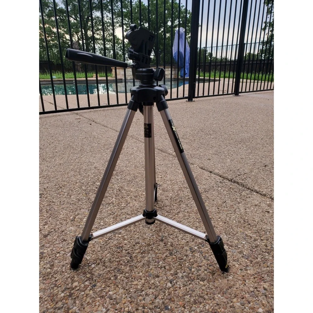 NexxTech VT-200 Tripod 52